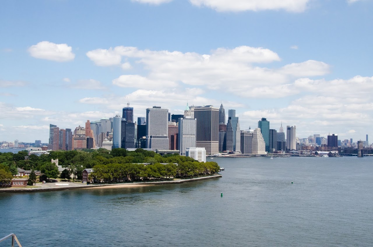 View of Manhattan from the QM2