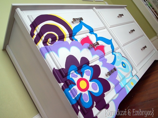 Paint a design on furniture using an overhead projector! {Sawdust and Embryos}