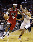 LeBron Sets NBA Record of 6 Games with 30+ Points & 60+% FG lebron james nba 130204 mia vs cha 02 LeBron Sets NBA Record of 6 Games with 30+ Points & 60+% FG