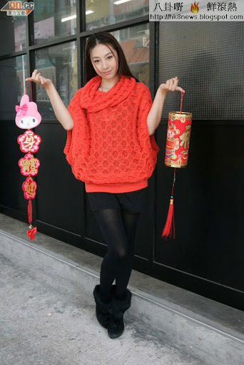 JJ回鄉探望父親，放炮竹過新年。