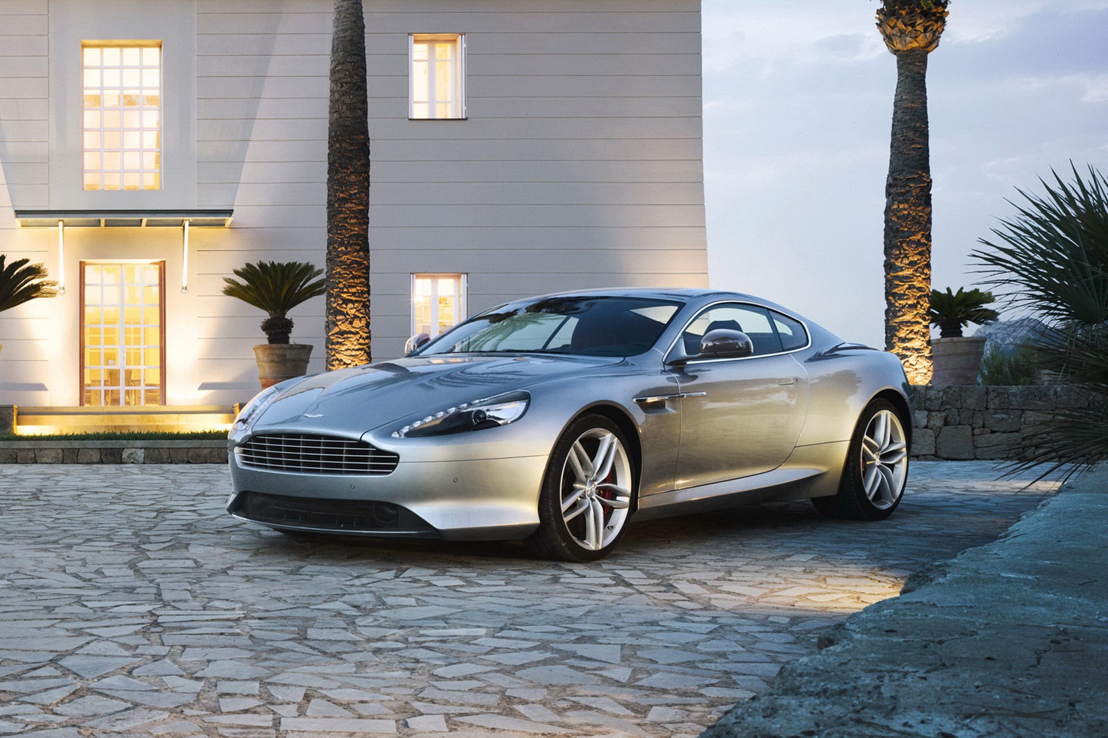 [2013-Aston-Martin-DB9-1%255B5%255D.jpg]