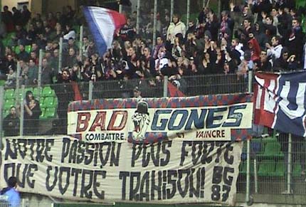 2003-11-29_rennes-lyon_banderole_n_scp.JPG