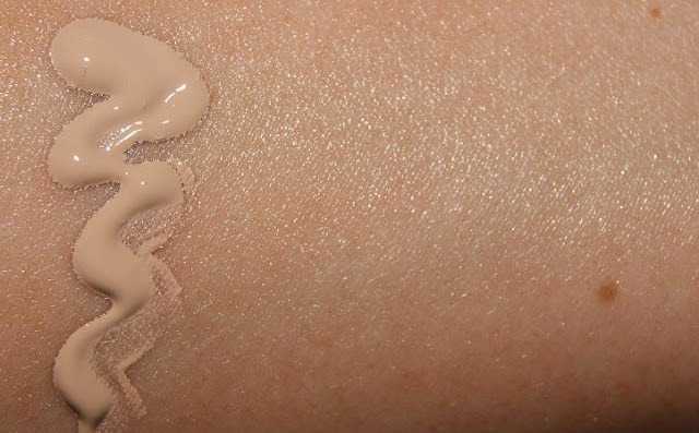 [Clinique%2520Even%2520Better%2520Foundation%2520Review%2520Swatches%2520Ivory%252003%2520b%255B3%255D.jpg]