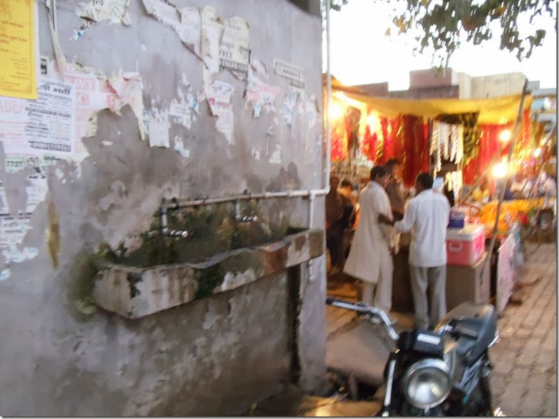 DSC01191-Agra-Cenas de rua-bebedouro publico