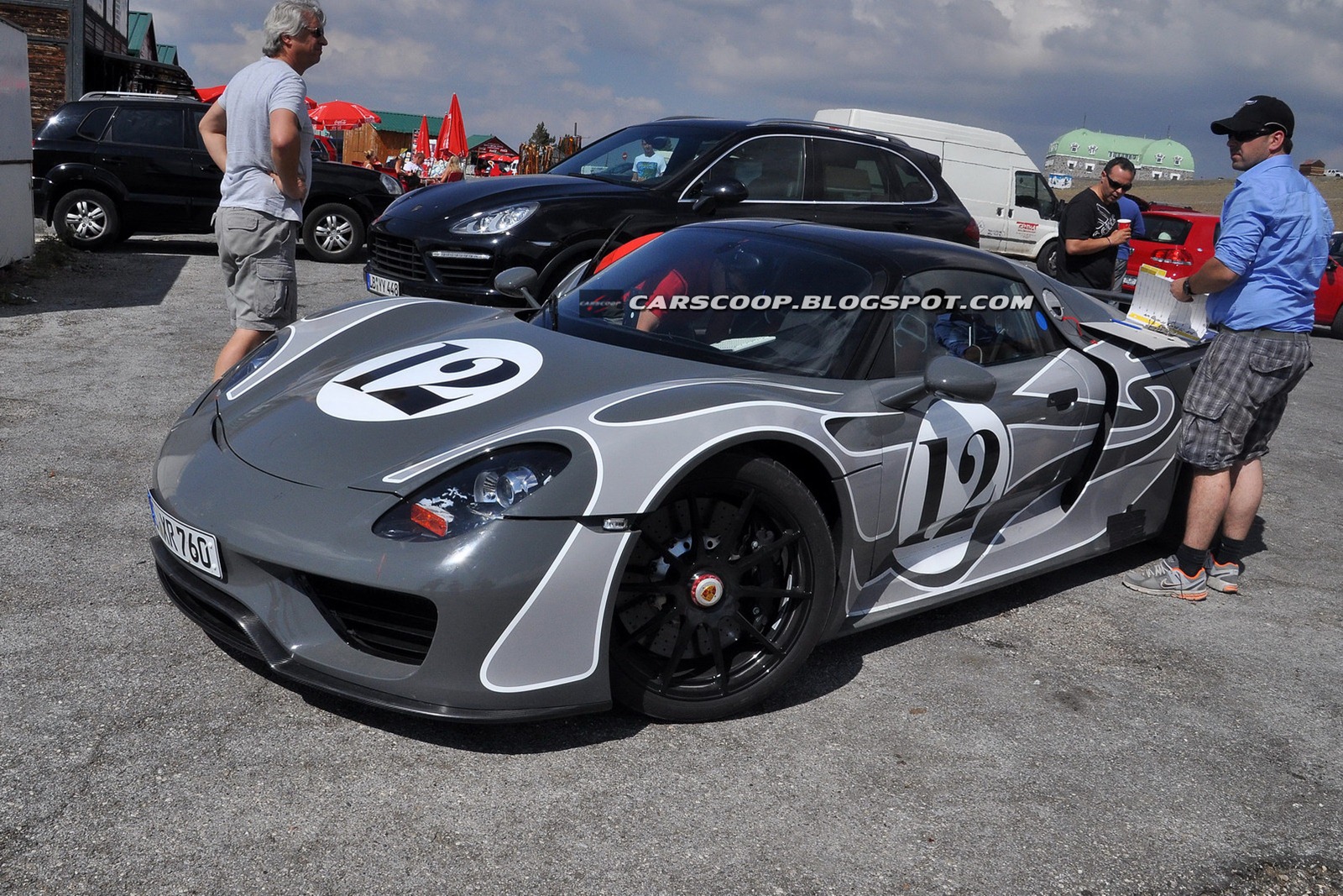 [2014-Porsche-918-Hybrid-Spyder-02%255B3%255D.jpg]