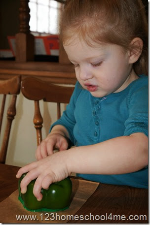 St. Patrick’s Day Clover Stamping with Peppers St. Patrick’s Day Clover Stamping with Peppers