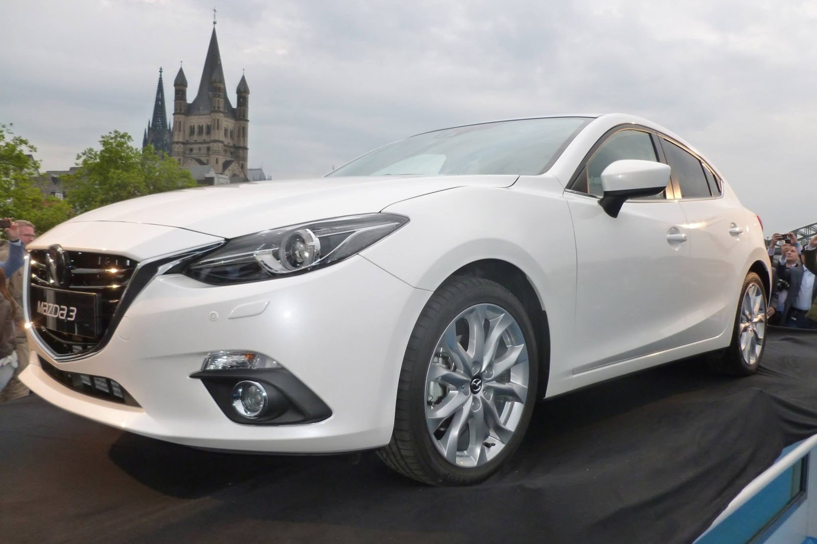 [New-Mazda3-Pres4%255B2%255D.jpg]
