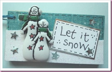 Let It Snow Wooden Tags 2 Let It Snow Wooden Tags 2