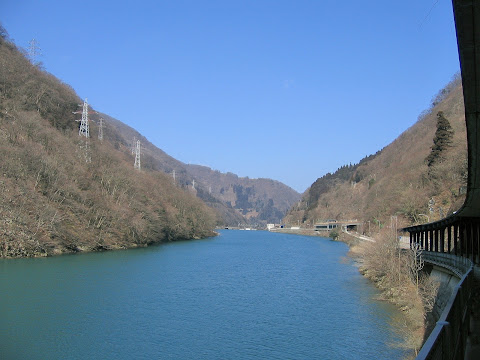 高原川(新猪谷ダム方面)