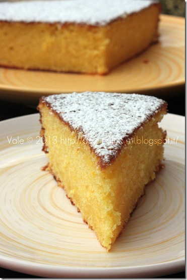 Torta con l'arancia dentro