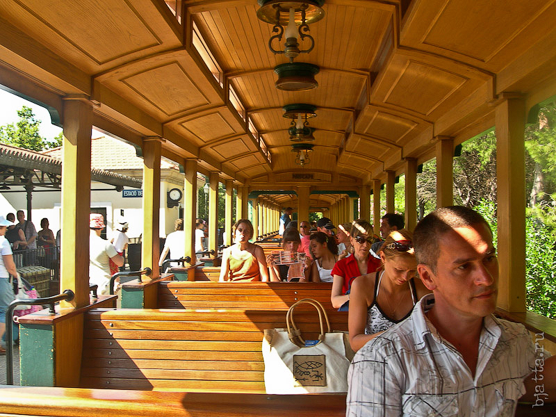 44. Порт Авентура. Port Aventura. Salou. Costa Dorada. Spain. Поджидаем остальных и в путь! 44. Порт Авентура. Port Aventura. Salou. Costa Dorada. Spain. Поджидаем остальных и в путь!
