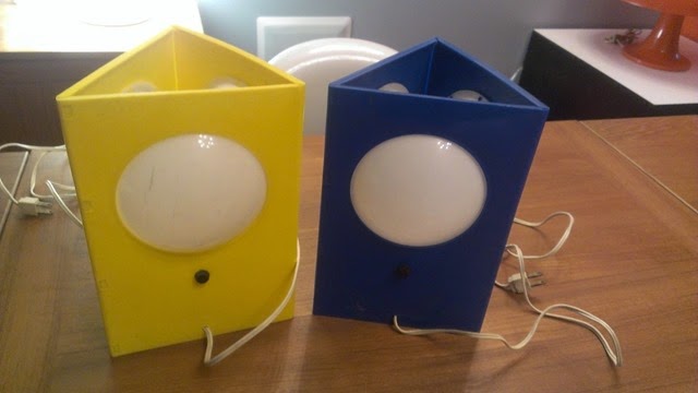 [Plastic%2520triangle%2520lamps%2520in%2520yellow%2520and%2520blue%2520front%255B3%255D.jpg]