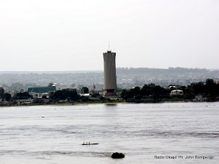 Une vue de la ville de Brazzaville tirée depuis Kinshasa, le long du fleuve Congo. Radio Okapi/Ph. John Bompengo