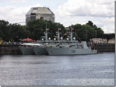 IMG_7045 HMCS Saskatoon (MM 709), HMCS Brandon (MM 713) and HMCS Nanaimo (MM 702) in Portland, Oregon on June 10, 2007