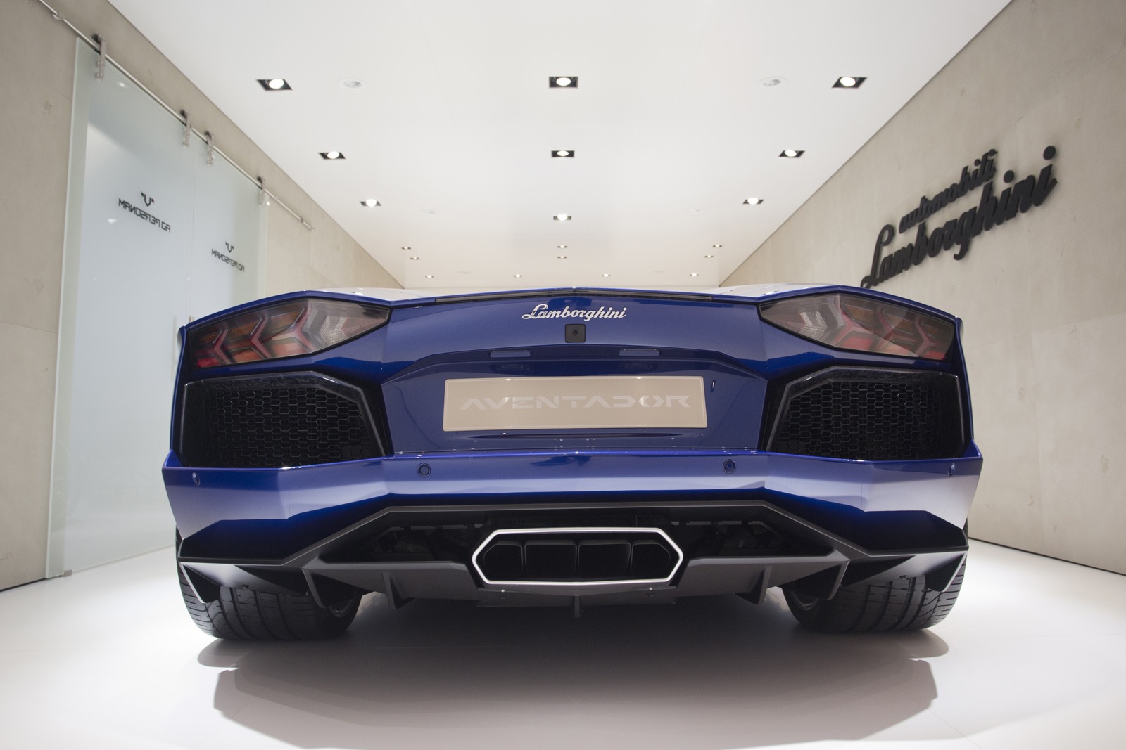 [Lamborghini-Aventador-LP700-4-Roadster-Ad-Personam-3%255B3%255D.jpg]