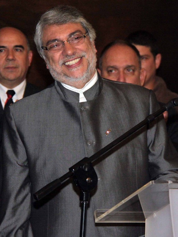[Fernando%2520Lugo%255B4%255D.jpg]