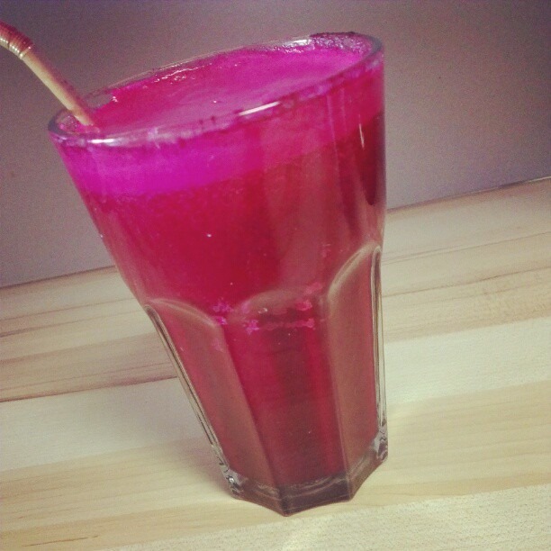 [2%2520Blutroter%2520Saft%255B3%255D.jpg]