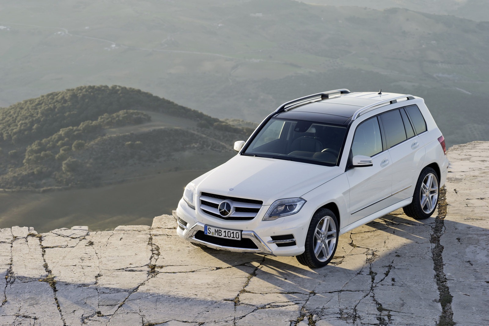 2013-Mercedes-Benz-GLK-21[2].jpg