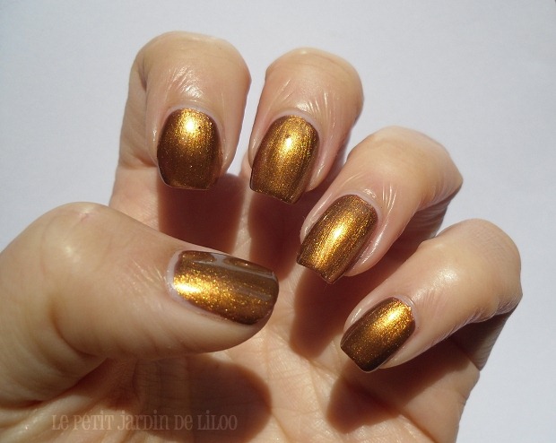 009-look-beauty-nail-polish-review-swatch-hotpants