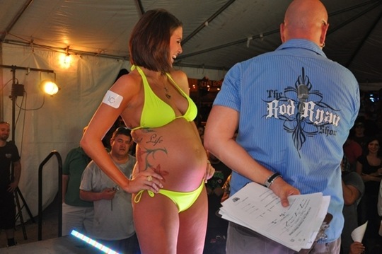 [pregnant-bikini-contest-3%255B2%255D.jpg]