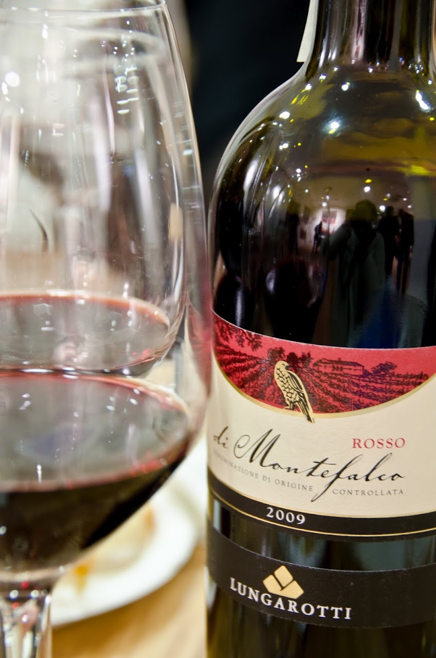 Lungarotti wine