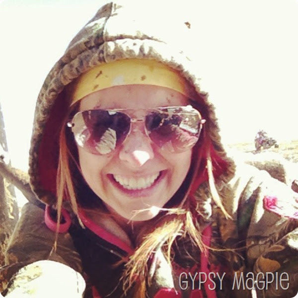 Eating Mud Gypsy Magpie
