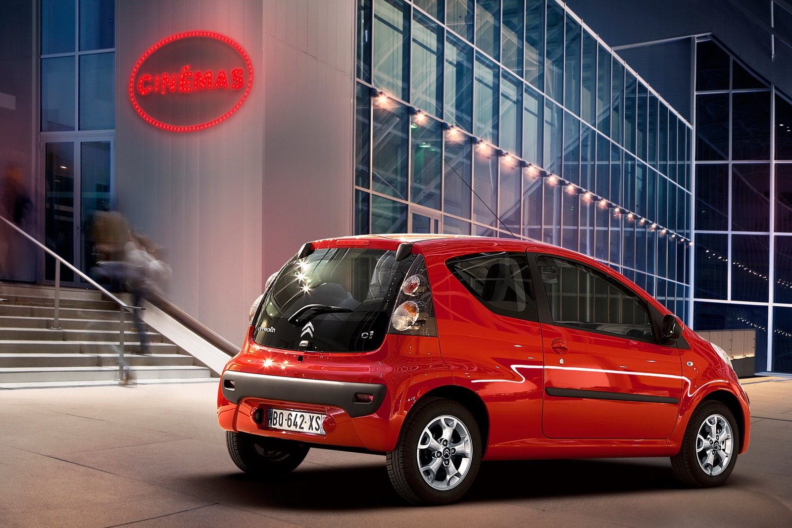 2012-Citroen-C1-Facelift-15Carscoop[2].jpg