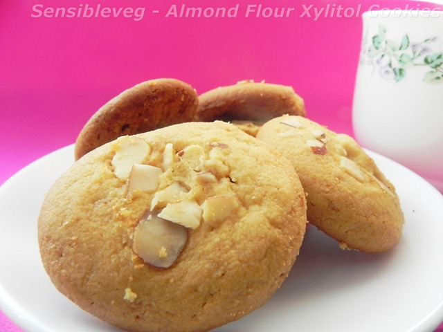 [almondflourxylitolcookies2%255B5%255D.jpg]