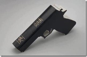 bíblia e arma bíblia arma 778283197_n