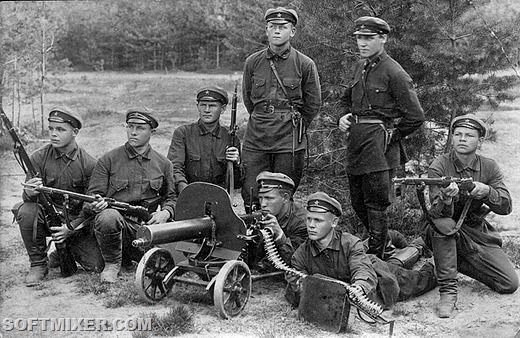 [640px-Red_army_soldiers_end_of_1920s-beginning_of_1930s%255B22%255D.jpg]