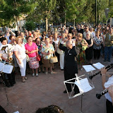 La Aurora y coro interpretando el himno de Albatera.