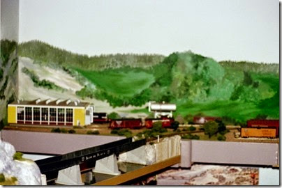 55389543-10 Dad's Layout in Spring 2004 55389543-10 Dad's Layout in Spring 2004