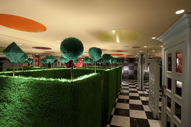 [aliceinwonderlandrestauranttokyo74.jpg]