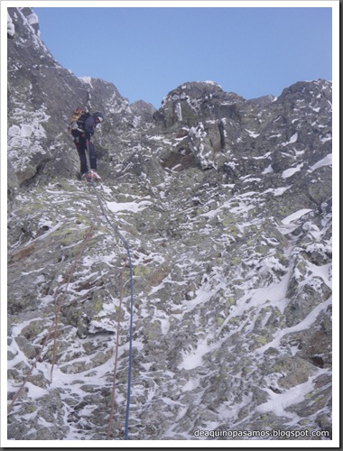 Corredor de La Fourche 350m AD  50º y Petit Pic 150m IV 60º (Midi d'Ossau, Portalet) 8949