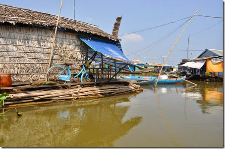 Cambodia Kampong Chhnang floating village 131025_0346