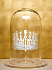 We decided to keep the crown clear with yellow touches at the end. We decided to keep the crown clear with yellow touches at the end.