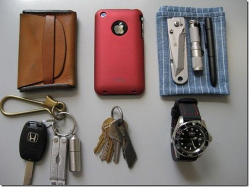 what_men_carry_in_their_pockets_640_55