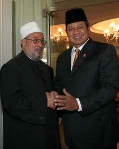 [Syaikh%2520Yusuf%2520Qaradhawi%2520dengan%2520Sby%255B3%255D.jpg]