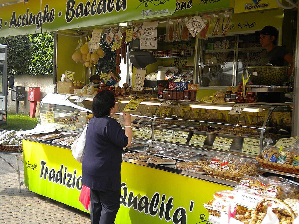 [DSCN0950.jpg&description=Il Mercato–The Market')]