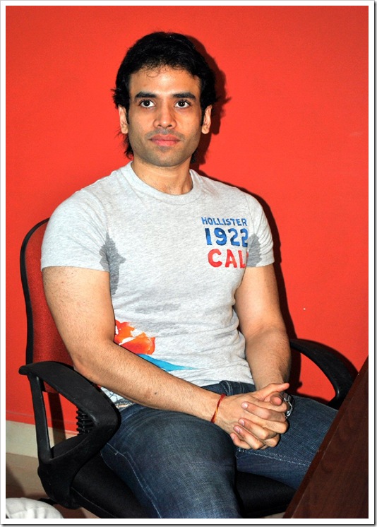 tusshar kapoor latest wallpapers 2012
