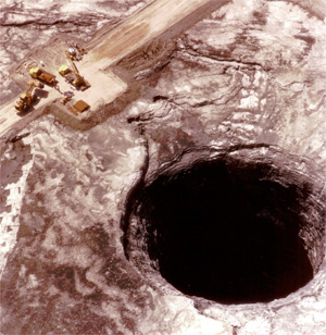 Sinkholes Water on Sinkhole2 Jpg State Regulators Worst Nightmare Happened In June 1994
