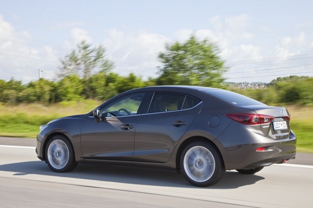 New-2014-Mazda3-Sedan-4