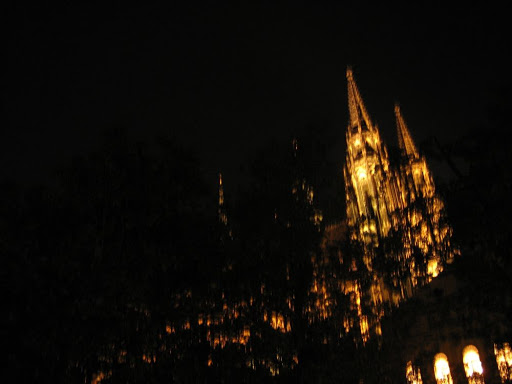 Nieziemski widok - katedra św. Vita nocą