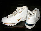 USA Basketball usabasketball lebron1 goldmedal 01 USA Basketball