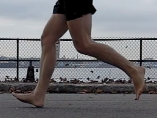 [Barefoot%2520heel%2520strike%255B3%255D.jpg]