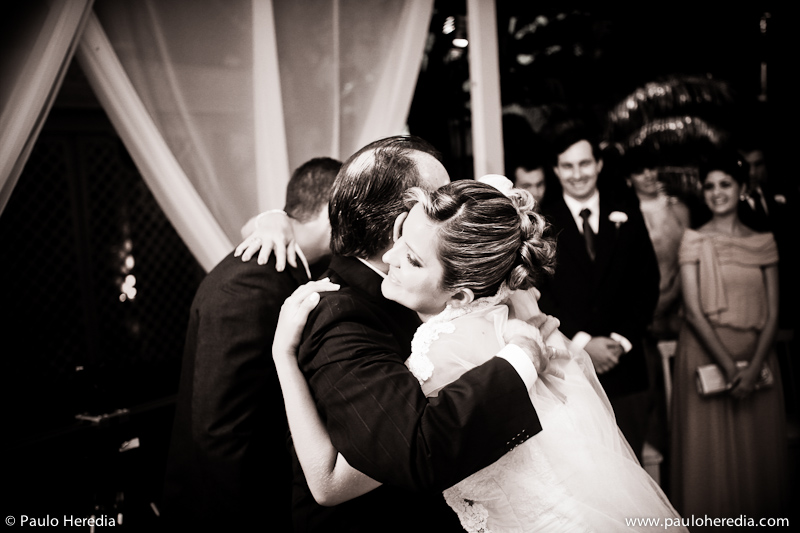 Fotos de Loretta ♥ Bruno. Foto numero 1059 de Paulo Heredia Fotografia, fotos de casamento em Niteroi e Rio de Janeiro, RJ. O fotografo Paulo Heredia faz fotos de casamento, fotos de festas, ensaios de casal (e-session), fotos de moda e fotos para editorial.