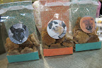 The treats were wrapped in beautiful personalized bags, decorated with our photos!
