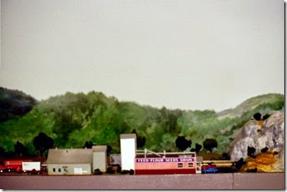 55389543-20 Dad's Layout in Spring 2004 55389543-20 Dad's Layout in Spring 2004