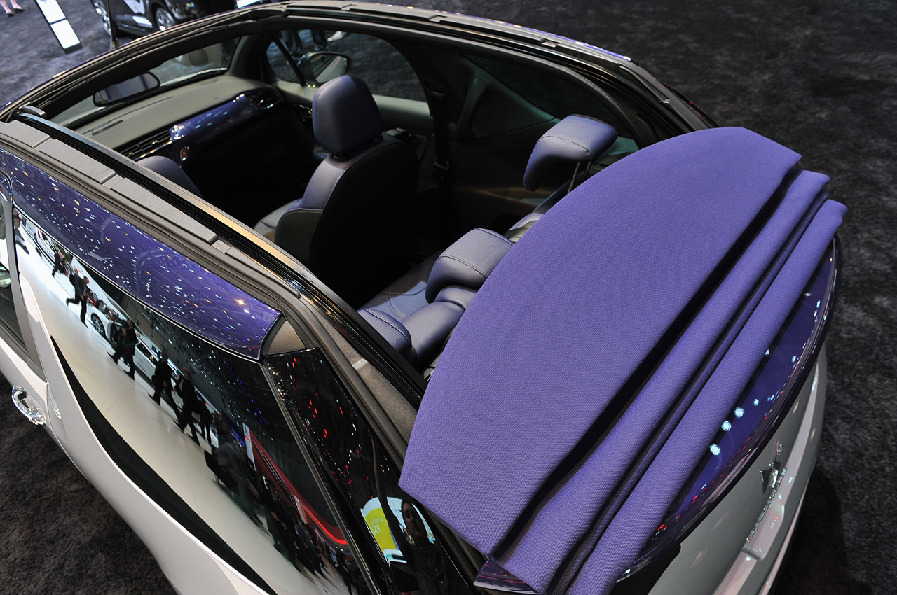 2013-Citroen-DS3-Cabrio-10.jpg