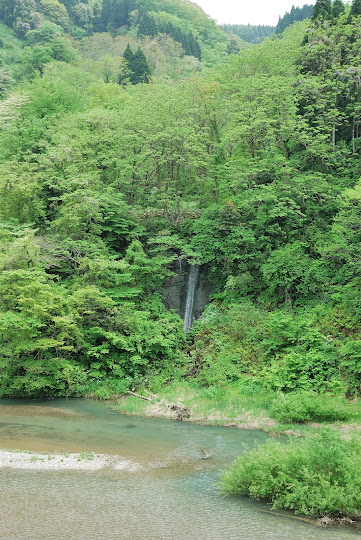 山田川支流の滝